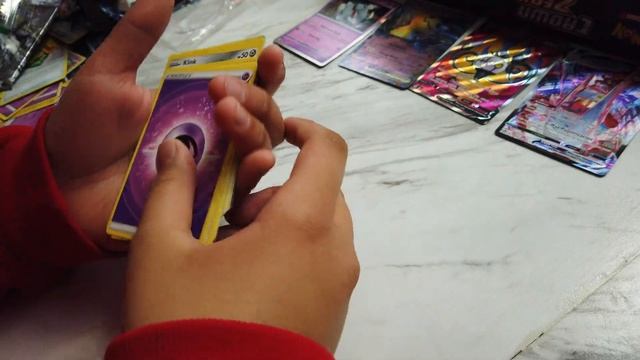 PIKACHU V MAX SPECIAL COLLECTION BOXES смотреть онлайн