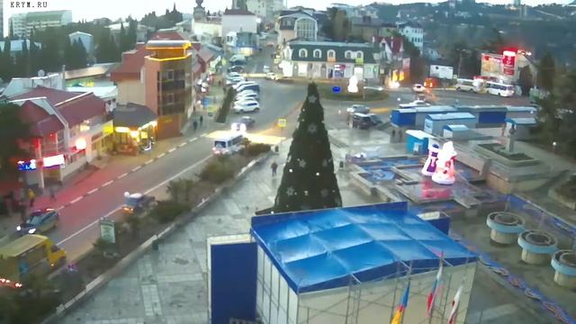 Вебкамера "Площадь Советская". Запись 28.12.2017 08:00:03 смотреть онлайн