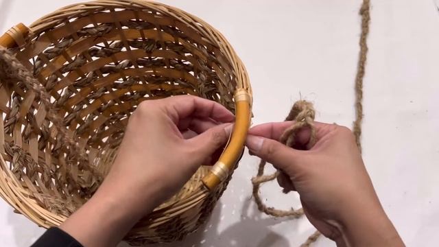 DIY hanging wicker basket for plants | DIY crafting | Great for practical plant moms