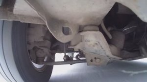 Работа передней подвески автомобиля съемка на камеру в движении. Работа подвески в движении BMW E34