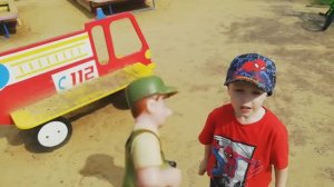 палеонтолог Джек и тироназавр Даня