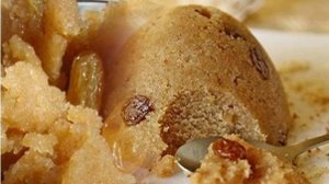 Есть масло,манка и сахар! тогда готовим сладости.