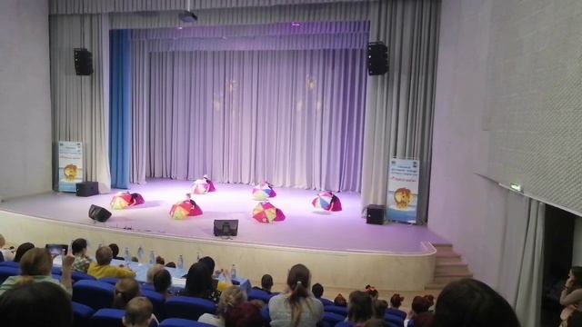 Танец с зонтиками смотреть онлайн