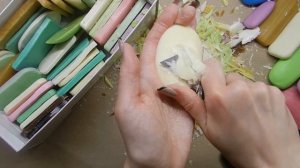 АСМР Режу и ломаю мыльные пластинки (обрезки) ASMR I cut and break the soap plates.