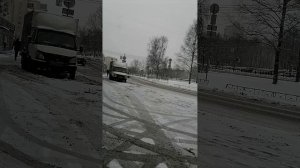 Прорыв трубы с кипятком у м. ДЫБЕНКО 13
02 2025