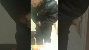 ШОК!!! Что у мужика в штанах!!!