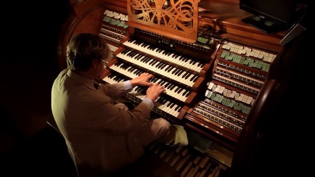 XAVER VARNUS - J. S. BACH'S TOCCATA & FUGUE IN THE BERLINER DOM