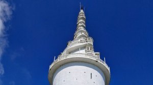 Знаменитая спиралевидная башня Амбулувава на Шри-Ланке. Опасно и Страшно