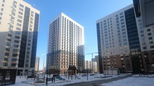 Продам 1-комнатную квартиру  46 кв.м.
Можно под нежилое.