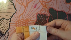 как сделать масло для кутикулы?тебе тогда сюда(надеюсь я ту девочку показала)