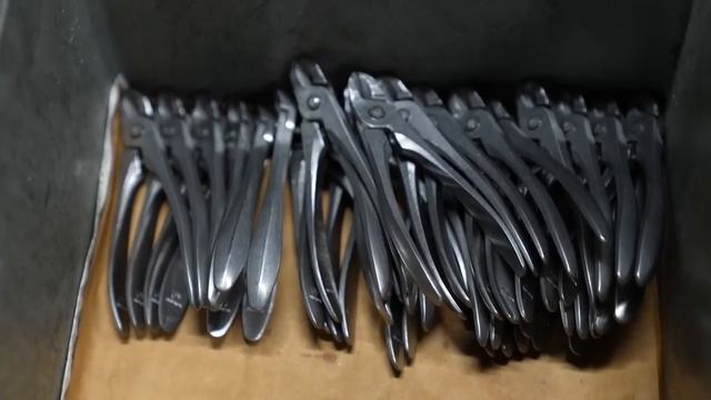 Процесс изготовления кусачек для ногтей на японской фабрике смотреть онлайн