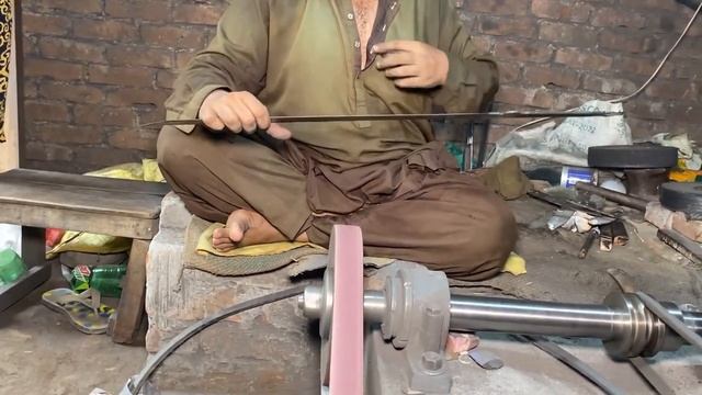 Производство мечей на индийском заводе смотреть онлайн