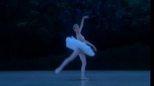 La bayadère: Les ombres 2ème variation (Silvia Saint-Martin)