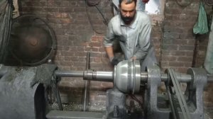 Производство маленьких кастрюль в Индии
