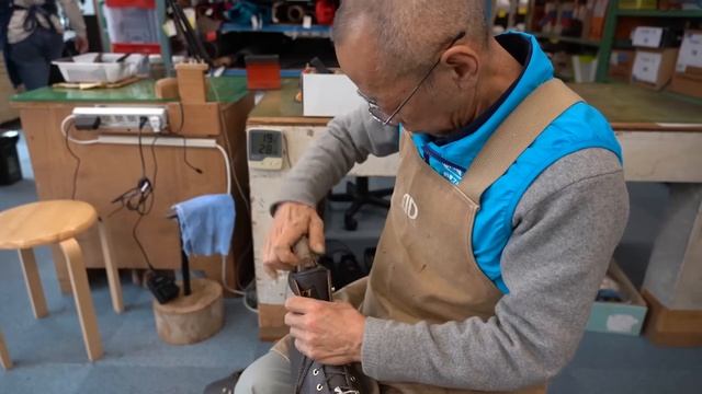 Процесс изготовления ботинок в Японии смотреть онлайн