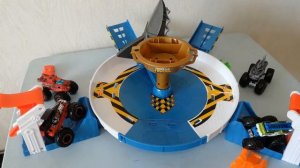 Hot Wheels Монст Траки против Акулы