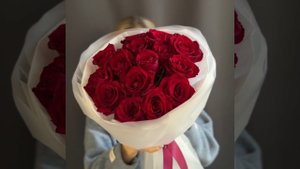 Сборный букетик с 15 красными розами 2