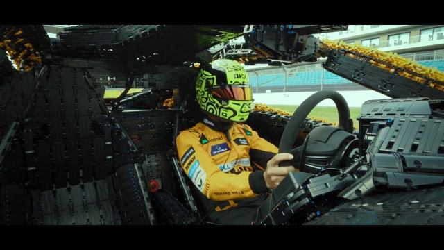 Lando Norris drives LEGO P1 at Silverstone смотреть онлайн