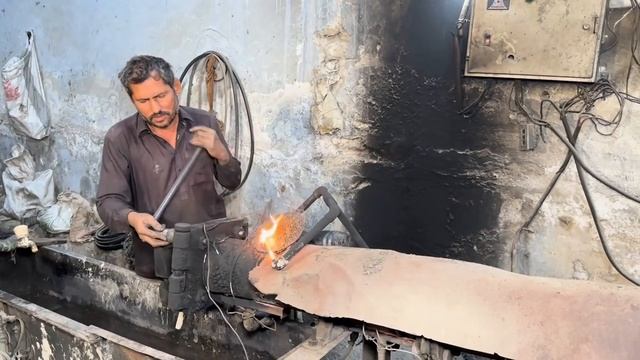 Переработка пластиковых бутылок в Индии смотреть онлайн