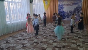 Танец с пением "У меня, у тебя- звонкие ладошки"