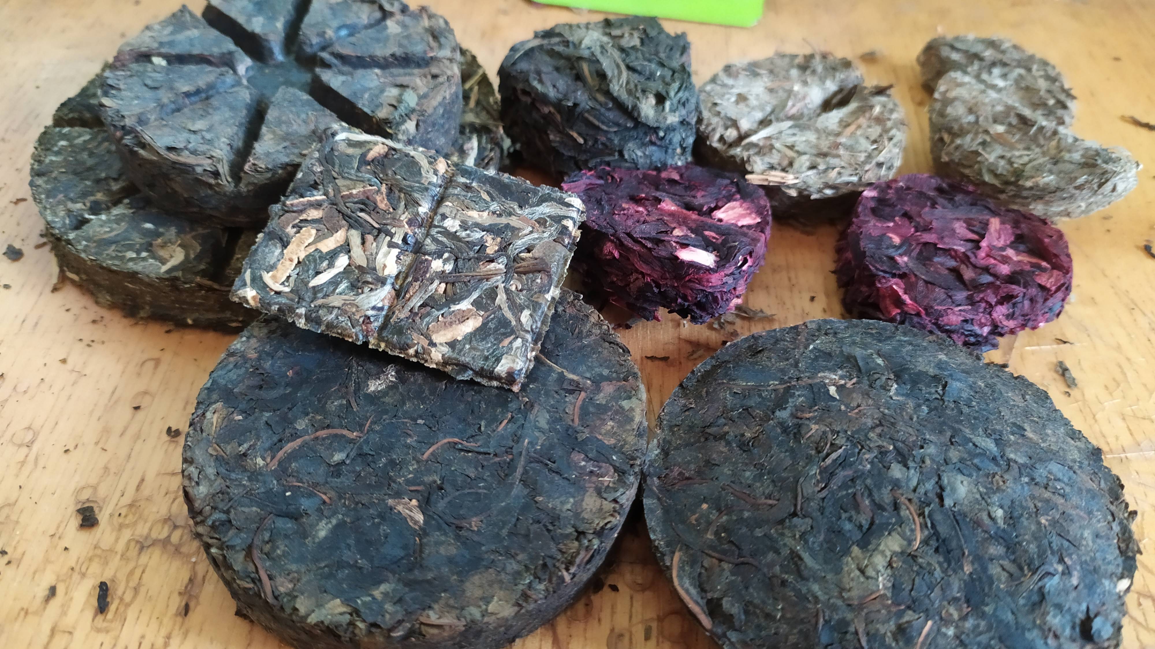 О мелкограммажных прессовках круглых брикетов и чайных "сердечек". смотреть онлайн