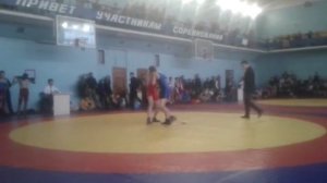 Греко - римская борьба,  парень в красном трико крут