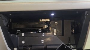 Замена фильтра кондиционера (печки салона)  BYD Song Plus EV 2024