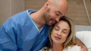 Жена Андрея Черкасова показала голый живот через несколько часов после вторых родов