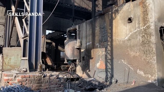 Горячая прокатка стальных прутков на металлургическом заводе в Индии смотреть онлайн