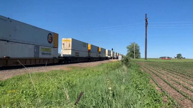 3 train on the Aurora sub around Polo, IL with CP coal w/executive mac trailing and ACE leader! смотреть онлайн