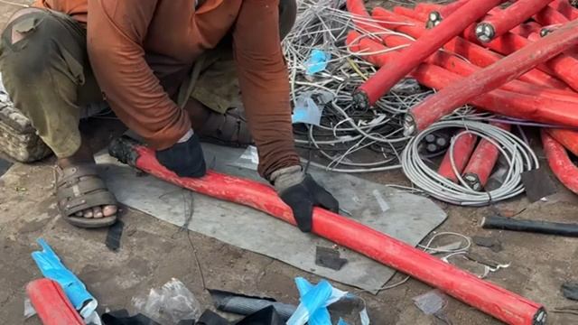 Извлечение меди и алюминия из металлоотходов в Индии смотреть онлайн