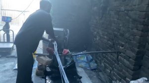 Переработка старого пластика в новую обувь