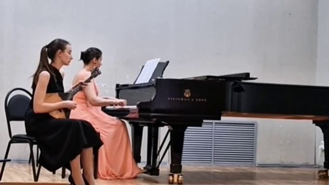 В. Городовская пьеса на тему русской народной песни "Выйду на улицу" смотреть онлайн