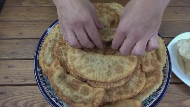 Настоящие ЧЕЧЕНСКИЕ ЧЕБУРЕКИ. Чебуреки с творогом 4К.
