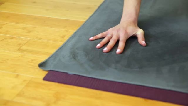 Manduka Yoga Towel eQua, Mat and Hand Towels смотреть онлайн