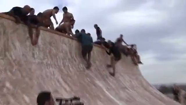 Tough Mudder Half Pipe смотреть онлайн