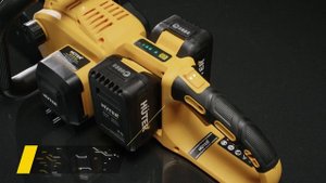 Аккумуляторная цепная пила Huter ELS-40-4 Li в работе