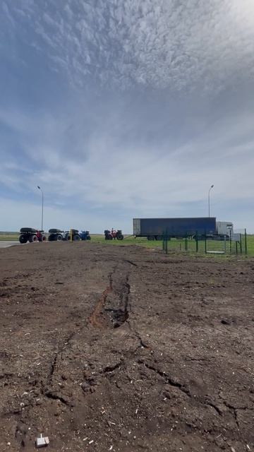 4 Квадроцикла Грузим в Фуру #вездеход #offroad смотреть онлайн