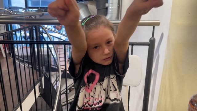 Чехлы на диван/ Пятница смотреть онлайн