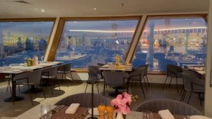 Queen Elizabeth 2 - шведский стол