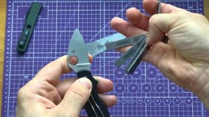 Тест на твердость стали Spyderco Squeak c154