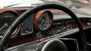 Mercedes 250SE Coupé W111 walkaround