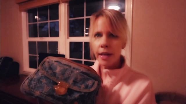 Vintage Louis Vuitton Denim Bum Bag: A Wise Option? смотреть онлайн