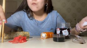 Пробуем Суши жаренный мугбанг асмр