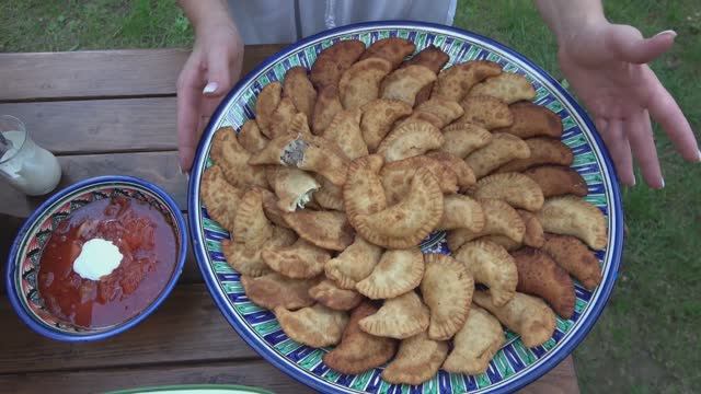 Мини ЧЕБУРЕКИ с разными начинками. Готовим в КАЗАНЕ