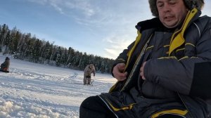 Едем дубасить щук. Слабонервным не смотреть. Северная Сосьва февраль 2025г. Ч.3