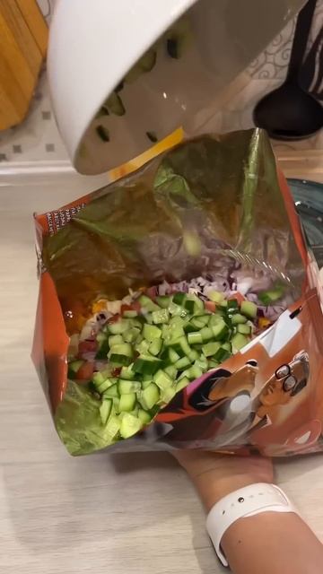 Пробовали такой салат? #салатизчипсов смотреть онлайн