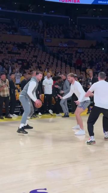 Luka gets some shots up pregame in L.A.