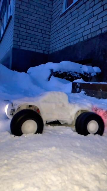 MJX Hyper Go 10208 snow drive.