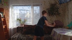 Илье стыдно.Савва готовиться к выступлению.Помощник.